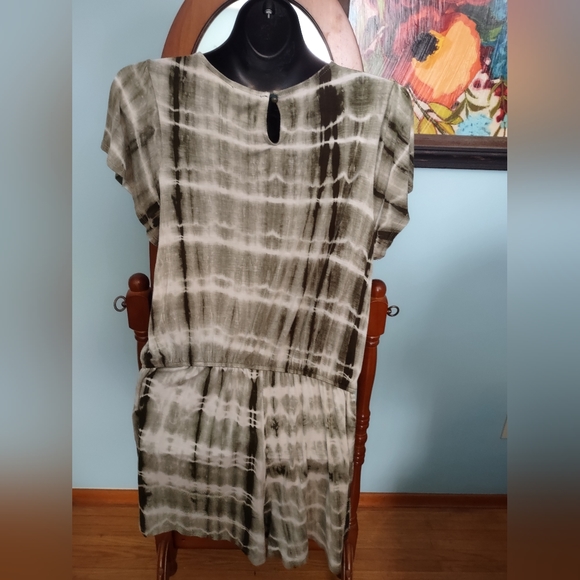 Sage green and cream tie dye romper size 2X. Work once - Picture 2 of 2